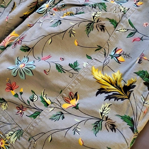 Victoria Floral Cargo Pants - Picture 9 of 9